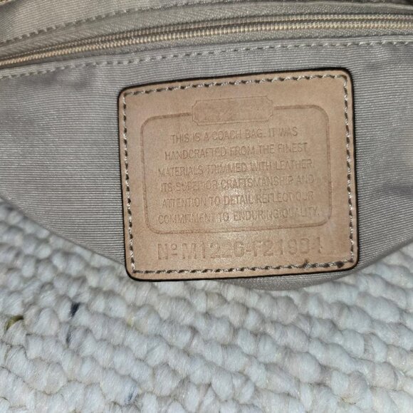 Coach Tatersall Heritage Peyton Crossbody and matching pouch - Picture 3 of 15